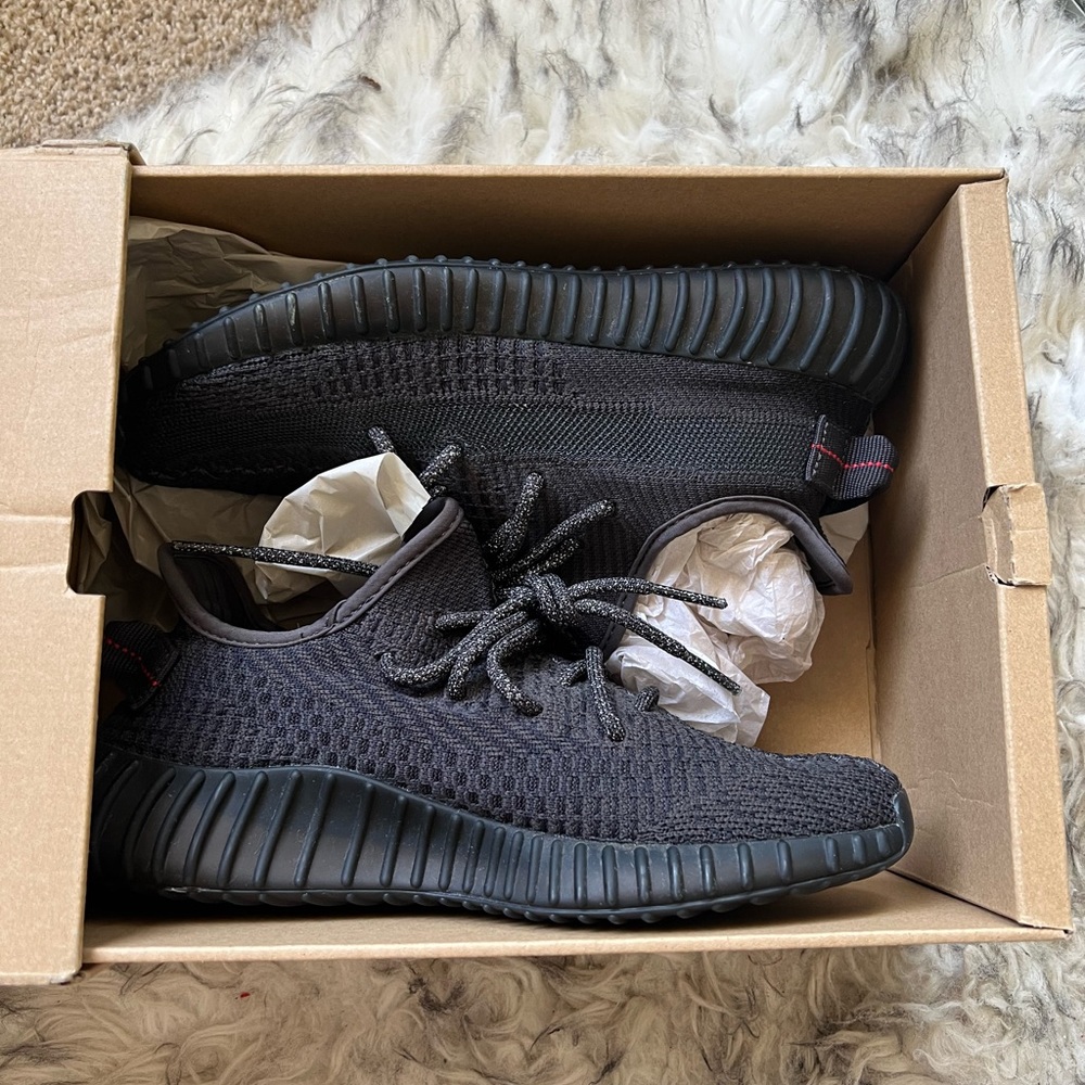 Yeezys Black 350 Boost